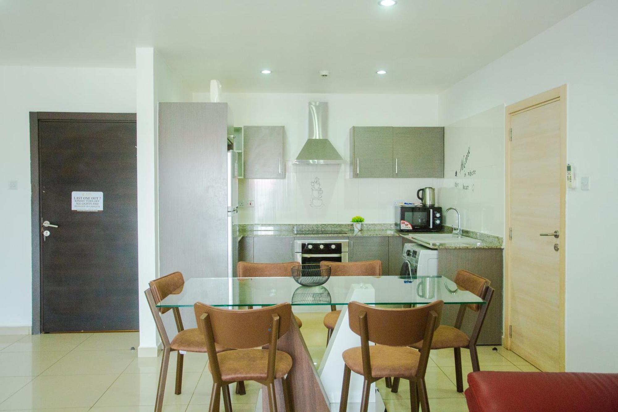 Accra Luxury Apartments At The Gallery Exterior photo